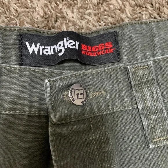 Wrangler Riggs Workwear men cargo pants size 44 x 30 - Picture 5 of 8